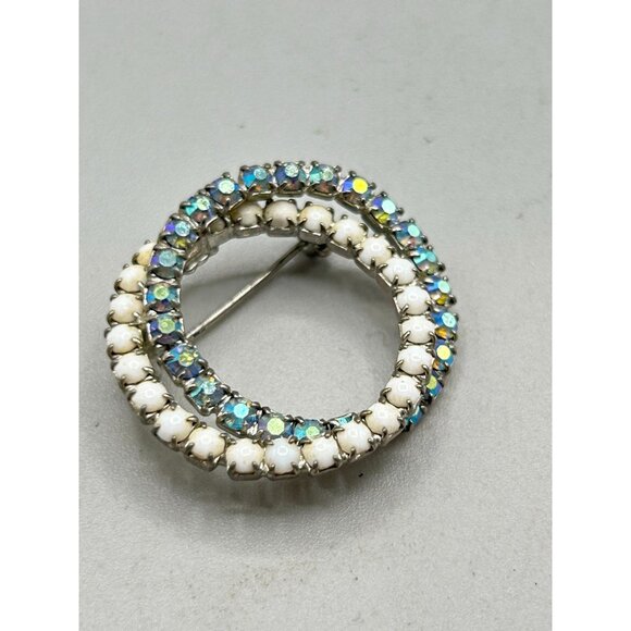 Vintage Rhinestones Wreath Pin Brooch Intersecting Circle White Blue Rhinestones - Picture 3 of 8